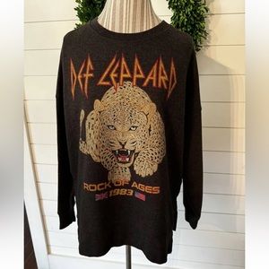 Def Leppard Sweatshirt Women's Gray Rock of Ages Tour Band Crewneck Size Medium